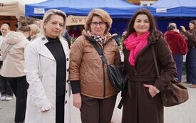 od lewej Radna Małgorzata Jazgara, radna Bożena Pawełek, radna Jolanta Bryła. 