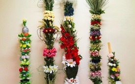 Palmy Wielkanocne biorące udział w konkursie na Tradycyjną Palmę Wielkanocną. 