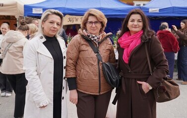 od lewej Radna Małgorzata Jazgara, radna Bożena Pawełek, radna Jolanta Bryła. 